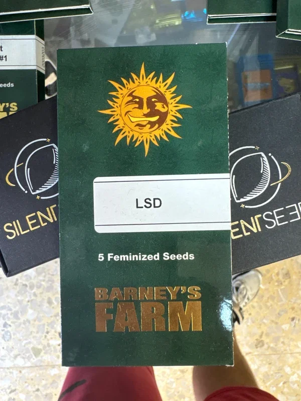 LSD – 3 Semi Femminizzati – Barney’s Farm